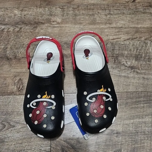 CROCS Miami Heat sandals Men's size 11