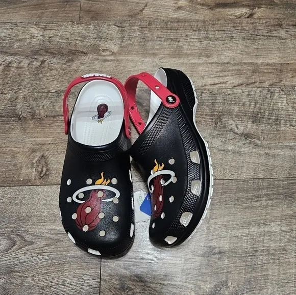 CROCS Miami Heat sandals Men's size 11