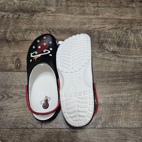 CROCS Miami Heat sandals Men's size 11
