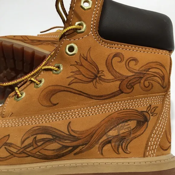 CUSTOM HAND PAINTED TIMBERLAND NUBUK BOOTS -YOUTH US 3.5 -FITS WOMEN US 5.5