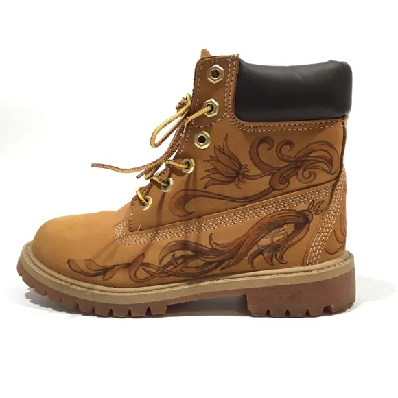 CUSTOM HAND PAINTED TIMBERLAND NUBUK BOOTS -YOUTH US 3.5 -FITS WOMEN US 5.5
