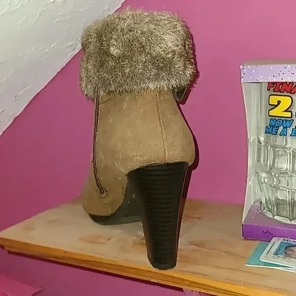 Dana Buchman Faux Fur &amp; Suede Ankle Boots Size 9.5