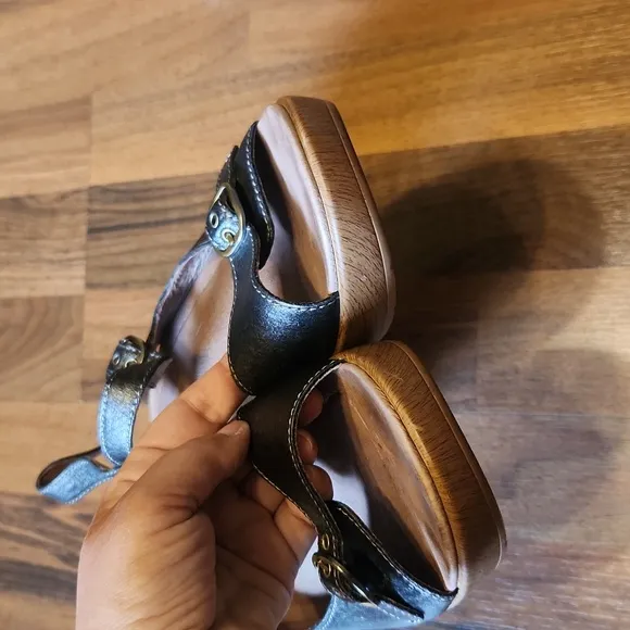 Dansko Joanie Wedge Heeled Mary Jane Sandals Bronze Metallic Leather Size 41