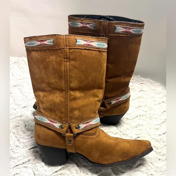 DINGO Western Boho Indie Cowboy Boots In Rust Stovepipe Micro SuedeSize 10