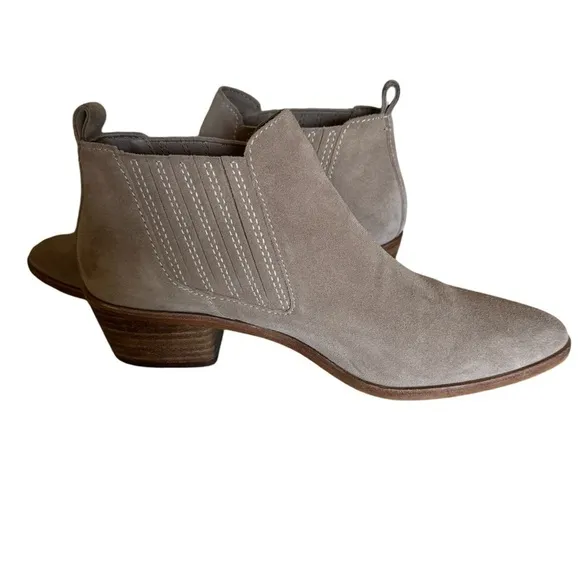 Dolce Vita Kadie Taupe Tan Suede Western Wood Block Heel Ankle Boots Size 10 EC