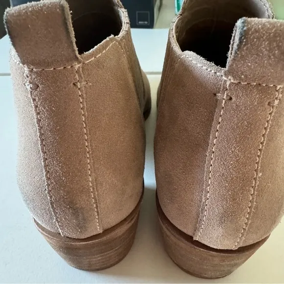 Dolce Vita Kadie Taupe Tan Suede Western Wood Block Heel Ankle Boots Size 10 EC