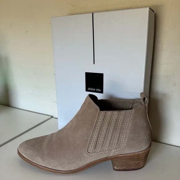 Dolce Vita Kadie Taupe Tan Suede Western Wood Block Heel Ankle Boots Size 10 EC