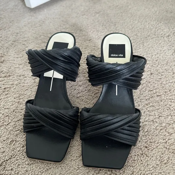 Dolce Vita Pilton Black Sandals with Modern Criss-Cross Design