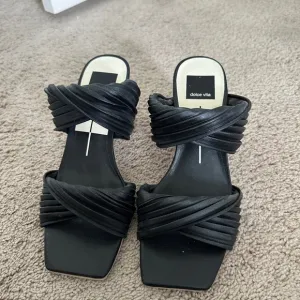 Dolce Vita Pilton Black Sandals with Modern Criss-Cross Design