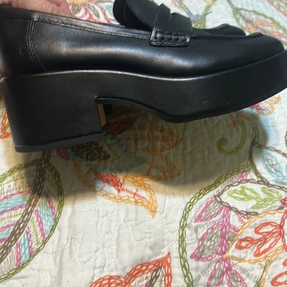 Dolce Vita Yanni Platform Heel Penny Loafer Women's Flats Black Leather Y2K 90s