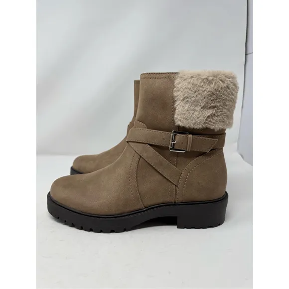 Dolce Vita Oaklyn Faux Leather Boots Light Brown Size 9.5 NWOT Faux Fur Lining