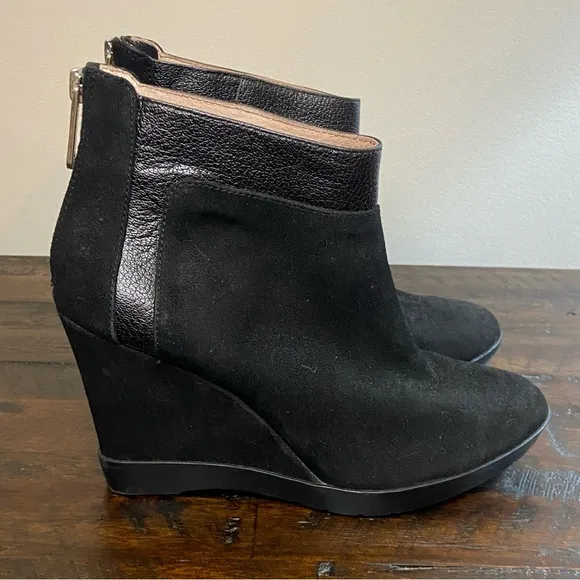 Donald J Pliner Chez Wedge Ankle Boots Black Trimmed with Textured Leather 7