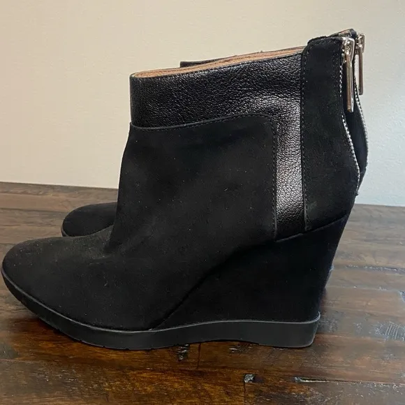 Donald J Pliner Chez Wedge Ankle Boots Black Trimmed with Textured Leather 7