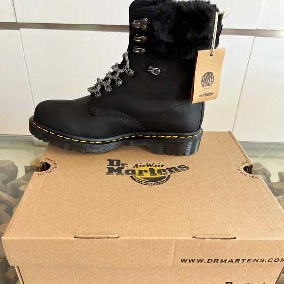 DR MARTENS 1460 SERENA COLLAR Black Waterproof Leather Boots