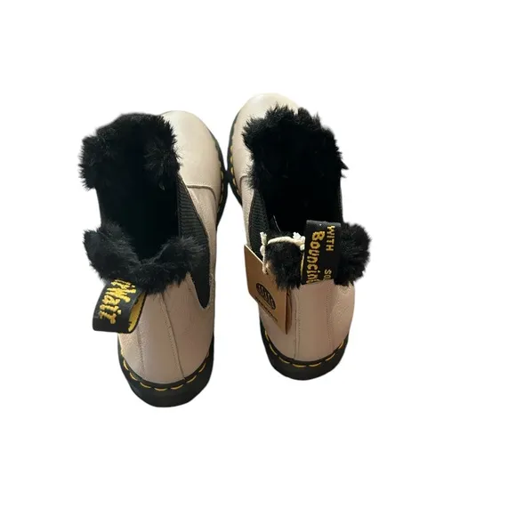 Dr Martens leather Chelsea boots