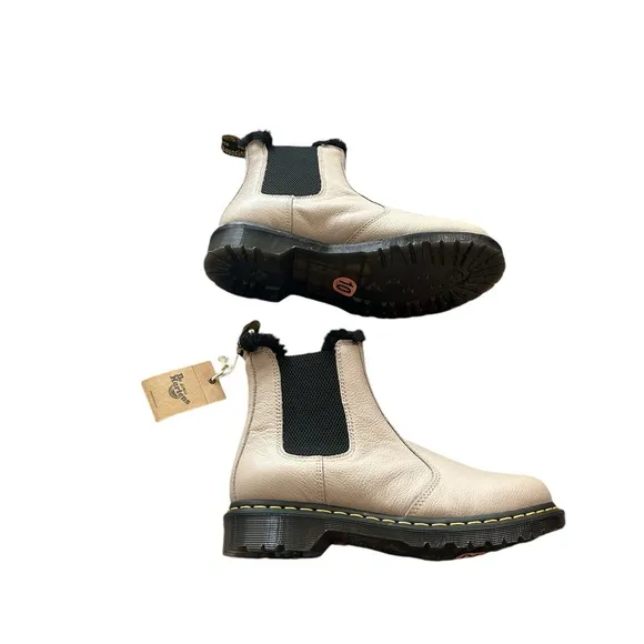 Dr Martens leather Chelsea boots