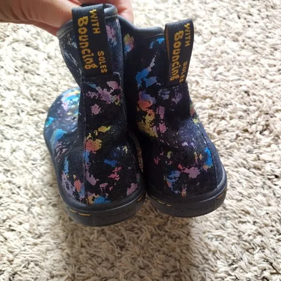 Dr. Martens Sheridan Women's Confetti Suede Casual Boots sz 8