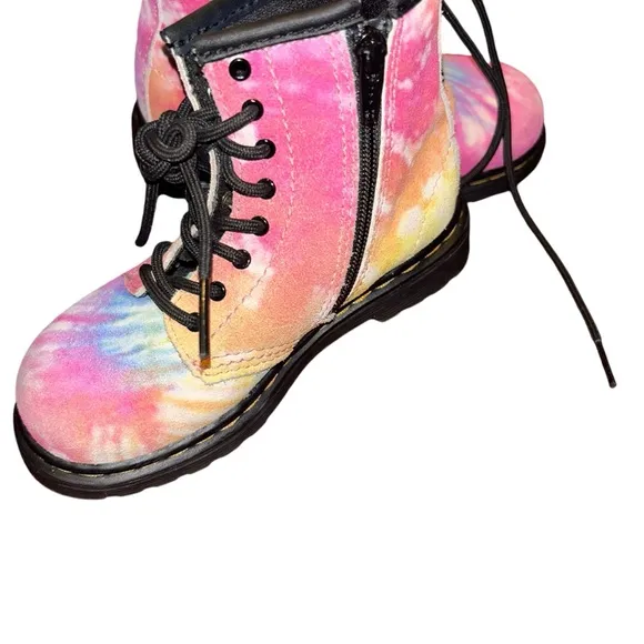 DR. MARTENS TODDLER 1460 TIE DYE RAINBOW LACE UP BOOTS kids size 9