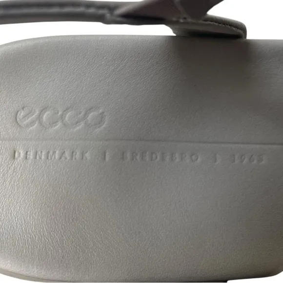 Ecco and Women’s Flowt LX Light Grey Leather Sandals