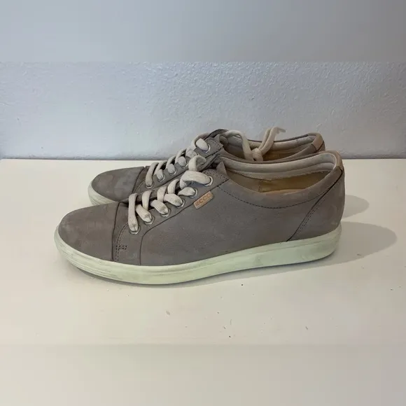 Ecco Women's Soft 7 Nubuck Tan Sneakers Size 7