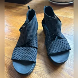Eileen fisher black perforated sandals size 7.5