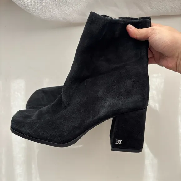 Elegant Black Suede Ankle Boots
