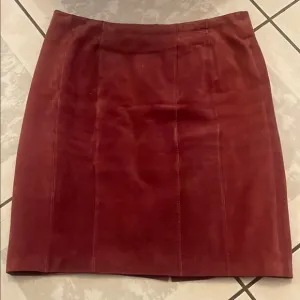 Elegant Pink Suede Women's Skirt