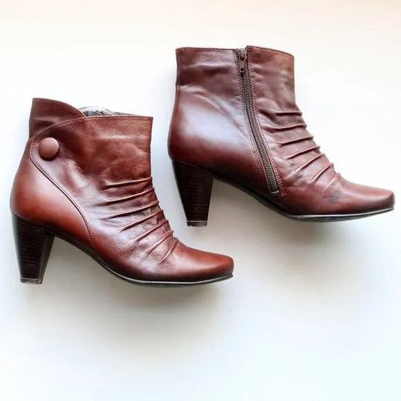 Eric Michael Brown Leather Almond Toe Heeled Ankle Boots Booties Size 7