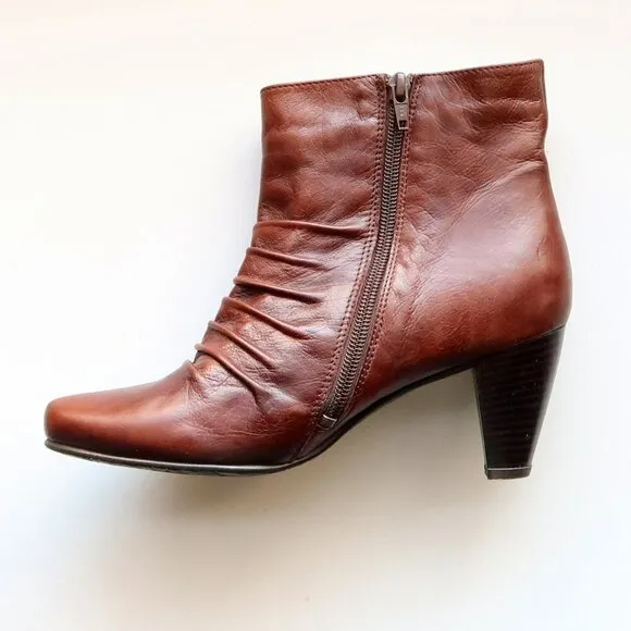 Eric Michael Brown Leather Almond Toe Heeled Ankle Boots Booties Size 7