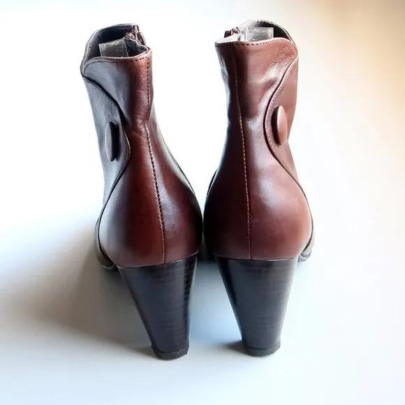 Eric Michael Brown Leather Almond Toe Heeled Ankle Boots Booties Size 7