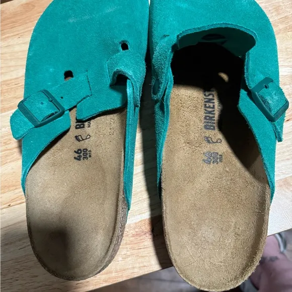 EUC Birkenstock Kelly green Sandals
