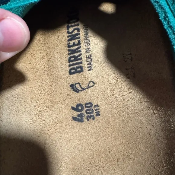 EUC Birkenstock Kelly green Sandals