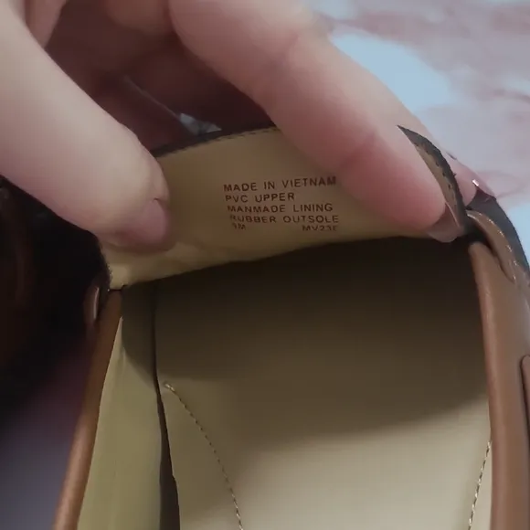 EUC Michael Kors Brown Leather Moc Crocodile Loafers Gold Bar Trim Sz 7.5M