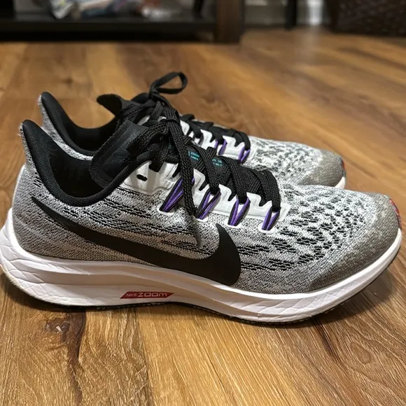 EUC Nike Zoom Youth Pegasus 36 Running/ Tennis shoes (Size: 5.5Y)