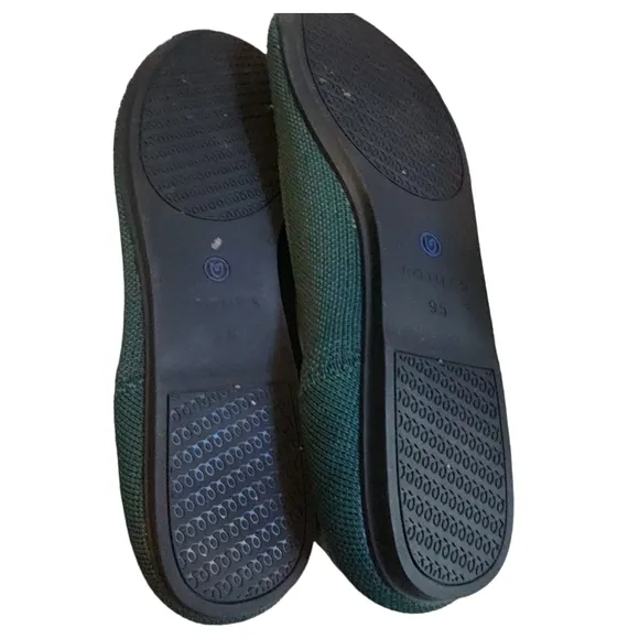 EUC Retired Rothy's Emerald Green Almond Toe The Flat