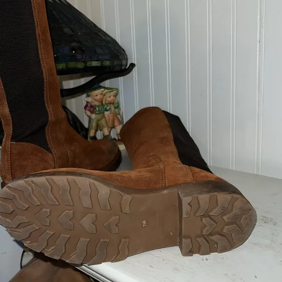 EUC Tory Burch brown suede leather boots conceria