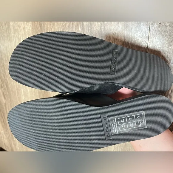 Everlane The Day Crossover Sandal in Black size 8.5