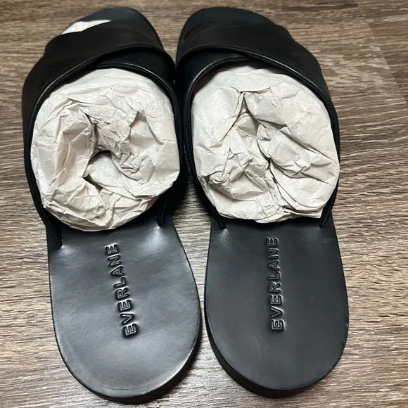 Everlane The Day Crossover Sandal in Black size 8.5