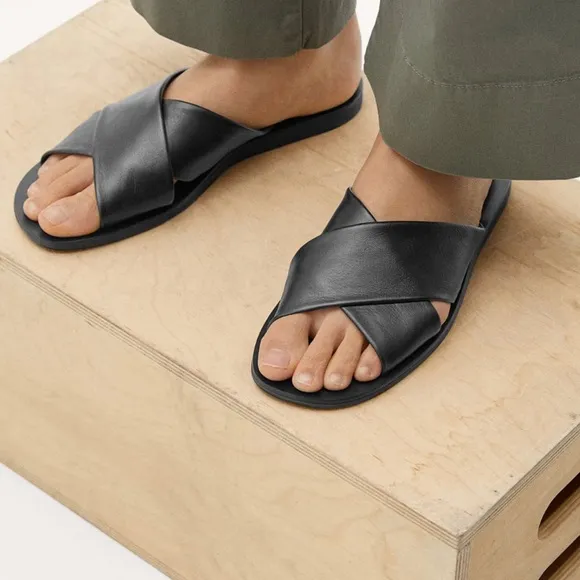 Everlane The Day Crossover Sandal in Black size 8.5