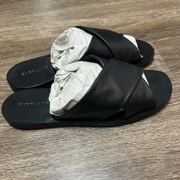 Everlane The Day Crossover Sandal in Black size 8.5