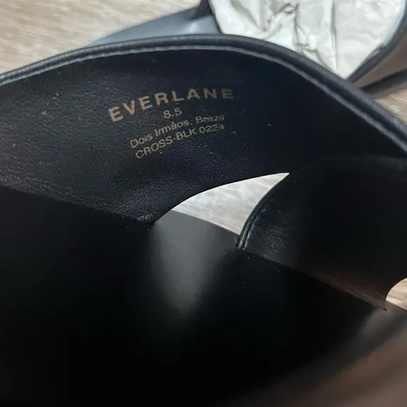 Everlane The Day Crossover Sandal in Black size 8.5