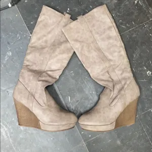Faux Leather Wedge Boots Sz 39