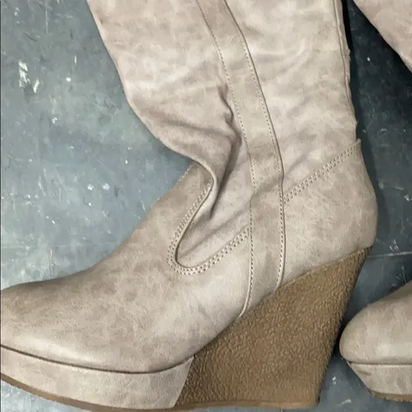 Faux Leather Wedge Boots Sz 39