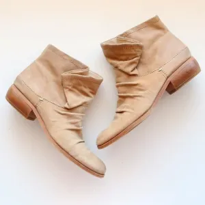 Fergie Monet Beige Suede Leather Low Heel Ankle Boots Booties Size 8.5