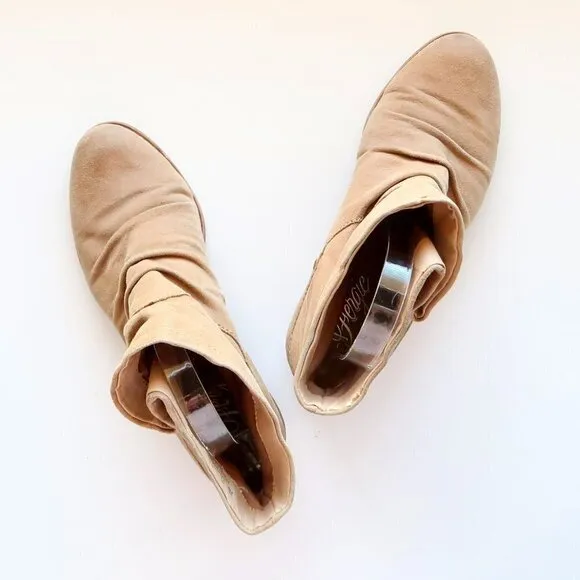 Fergie Monet Beige Suede Leather Low Heel Ankle Boots Booties Size 8.5