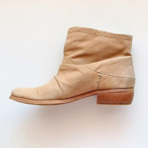 Fergie Monet Beige Suede Leather Low Heel Ankle Boots Booties Size 8.5
