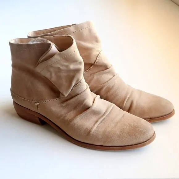 Fergie Monet Beige Suede Leather Low Heel Ankle Boots Booties Size 8.5
