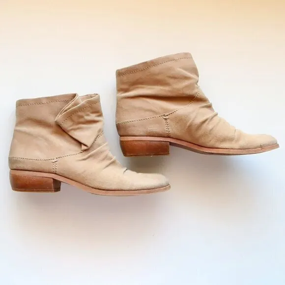 Fergie Monet Beige Suede Leather Low Heel Ankle Boots Booties Size 8.5