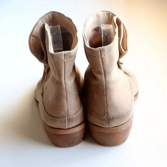 Fergie Monet Beige Suede Leather Low Heel Ankle Boots Booties Size 8.5