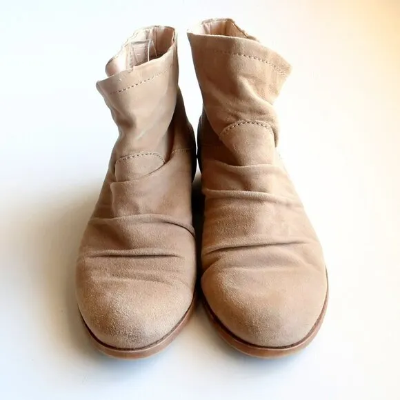 Fergie Monet Beige Suede Leather Low Heel Ankle Boots Booties Size 8.5